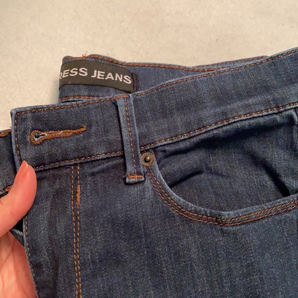 Express Jeans - Picture 3 of 6